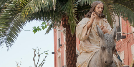 Palmas - LA HERMANDAD RENUEVA PARA 2009 CON LA AGRUPACION MUSICAL JESÚS REDENTOR DE MORAL.